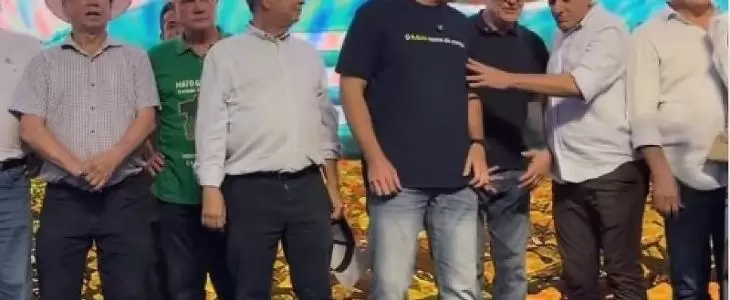 Após repasse milionário, Pivetta é ignorado em evento com Flávio Bolsonaro Após repasse milionário, Pivetta é ignorado em evento com Flávio Bolsonaro