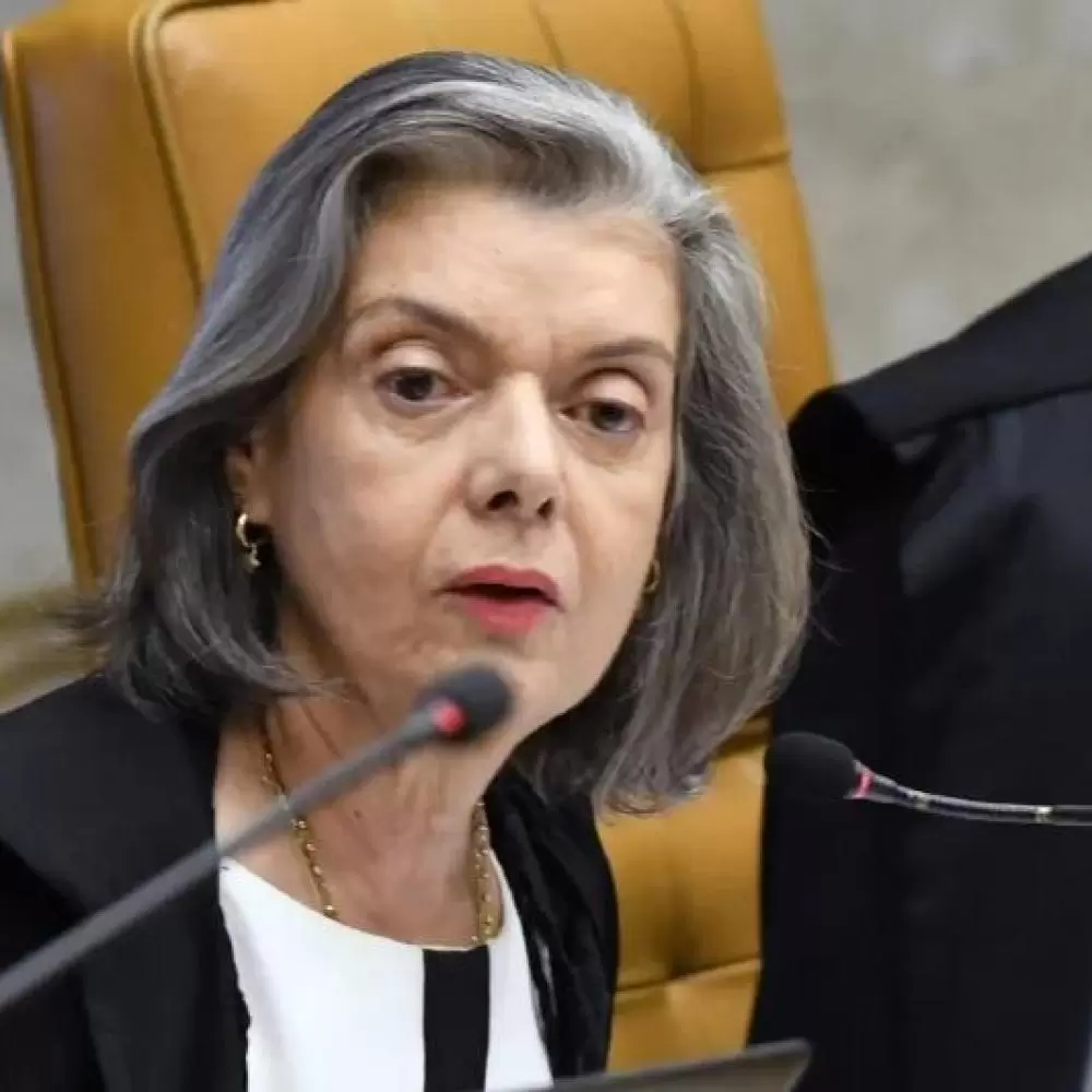  Cármen Lúcia dá último voto e STF mantém prisão de Bolsonaro por unanimidade