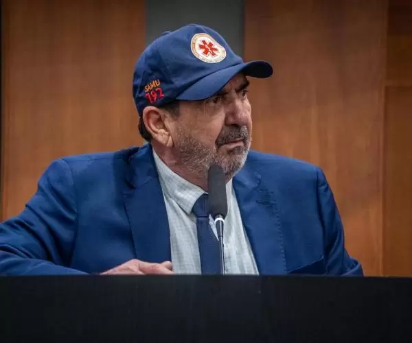  Dr. João tenta intermediar crise no Samu e articula reunião com governador para manter serviço funcionando