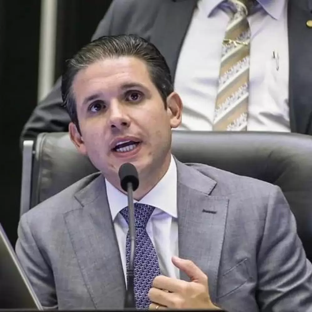  Escala 6x1 pode chegar ao fim; proposta avança na Câmara