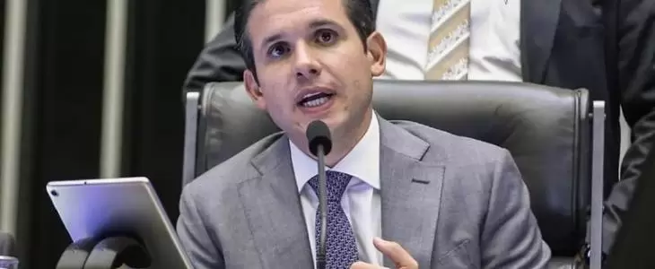  Escala 6x1 pode chegar ao fim; proposta avança na Câmara