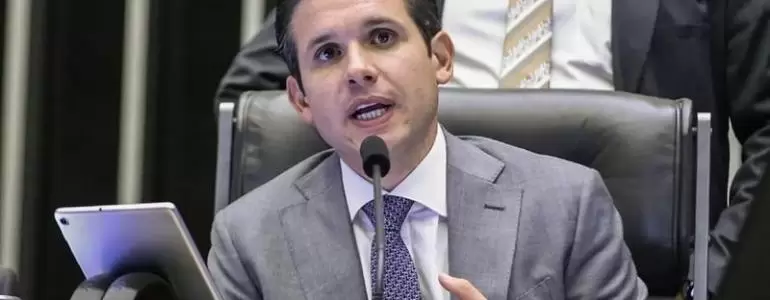  Escala 6x1 pode chegar ao fim; proposta avança na Câmara