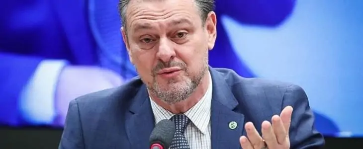  Fávaro diz que Flávio Bolsonaro desrespeita produtores ao atacar mistura de etanol