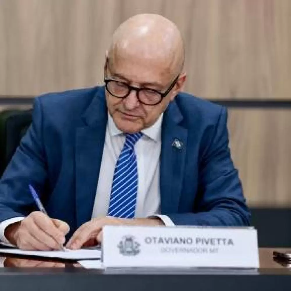  Governador critica uso de dinheiro público para shows e diz ser "veementemente contra"