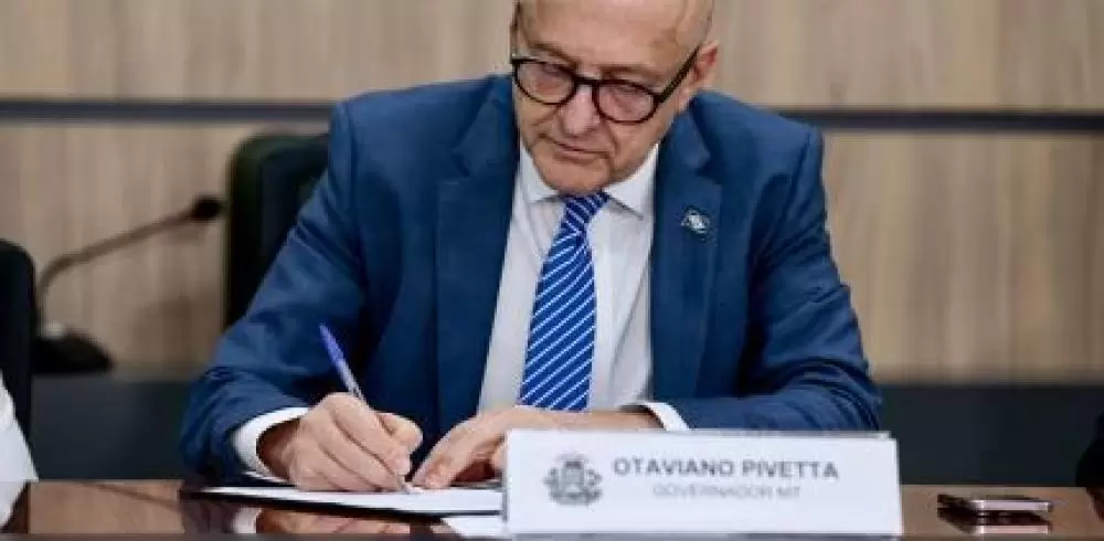  Governador critica uso de dinheiro público para shows e diz ser "veementemente contra"