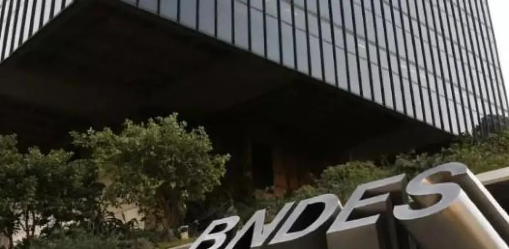  Governo libera R$ 13,5 bilhões para empresas afetadas por tarifas dos EUA