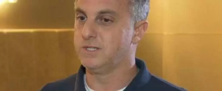 Huck critica Bolsa Família, mas utilizou crédito subsidiado do BNDES para adquirir avião Huck critica Bolsa Família, mas utilizou crédito subsidiado do BNDES para adquirir avião