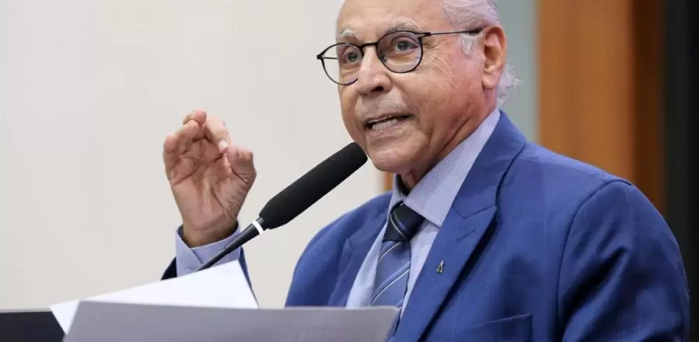  Júlio detona governo: “Chega de palhaçada”