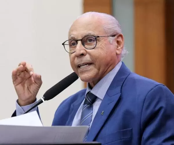  Júlio detona governo: “Chega de palhaçada”