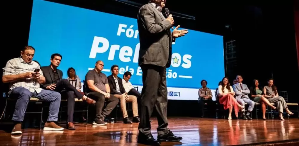 Mais de 100 prefeitos participam do 1º Fórum de Prefeitos pela Educação em Cuiabá Mais de 100 prefeitos participam do 1º Fórum de Prefeitos pela Educação em Cuiabá