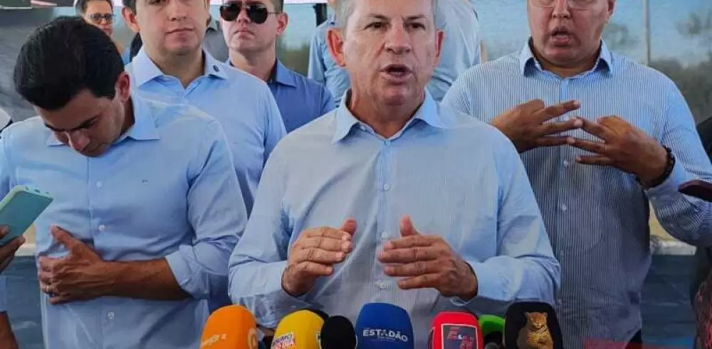 Mauro Mendes cai de quatro metros em obra e é internado na UTI Mauro Mendes cai de quatro metros em obra e é internado na UTI