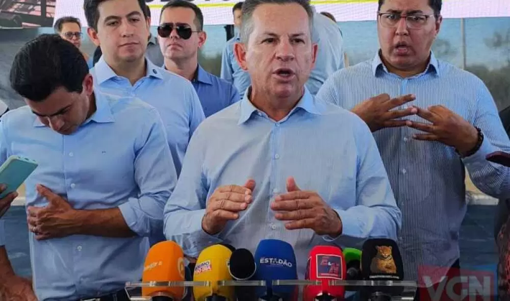  Mauro Mendes cai de quatro metros em obra e é internado na UTI