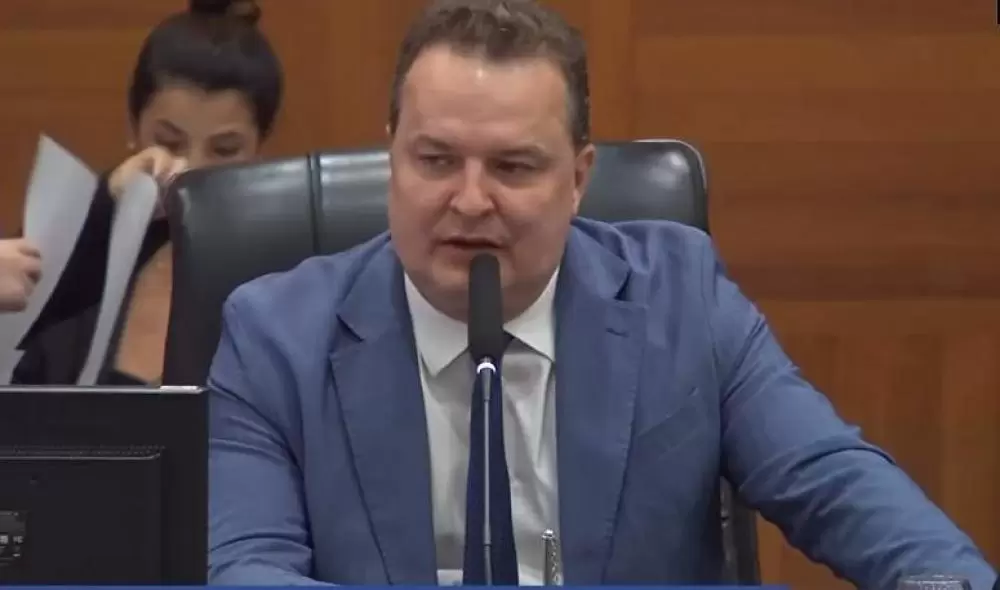  Max critica “jabutis” em projetos do Governo e cobra respeito à Assembleia
