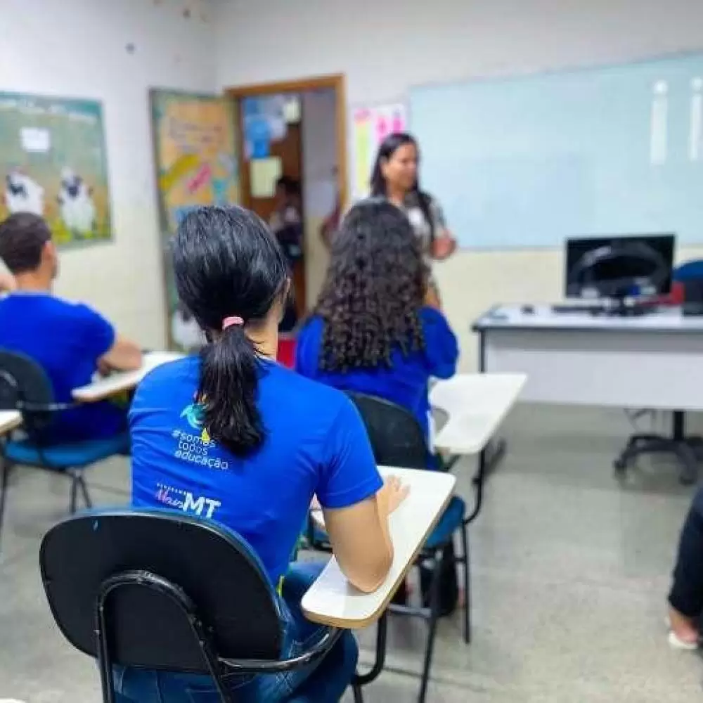  MEC vai pagar bolsa de R$ 1.200 para profissionais estaduais do Novo Ensino Médio