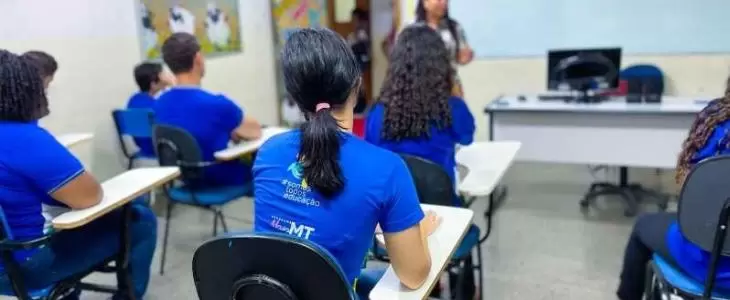  MEC vai pagar bolsa de R$ 1.200 para profissionais estaduais do Novo Ensino Médio
