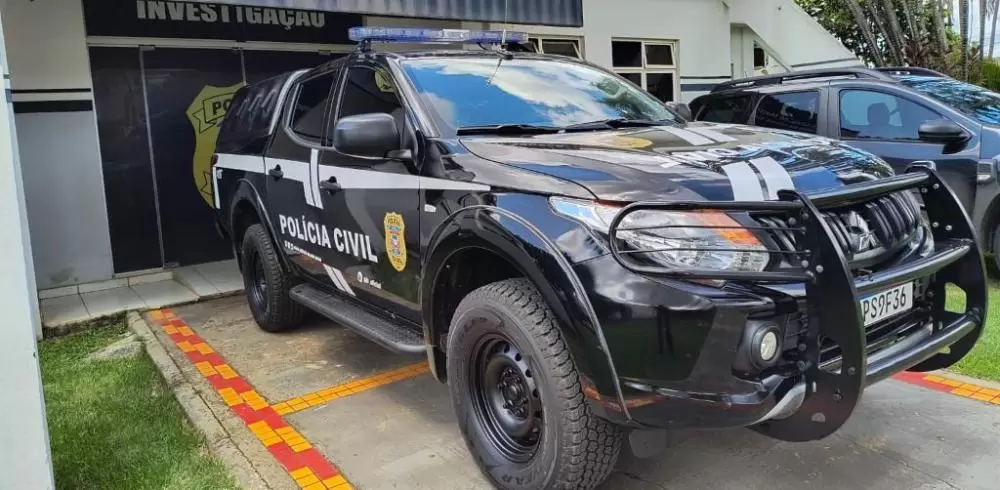 Polícia Civil prende jovem suspeito de perseguir e ameaçar ex-namorada por não aceitar término Polícia Civil prende jovem suspeito de perseguir e ameaçar ex-namorada por não aceitar término