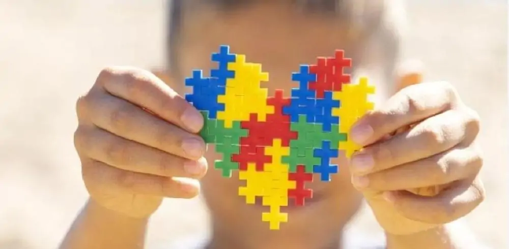  Projeto proíbe compra e venda de carteira de identificação de autistas