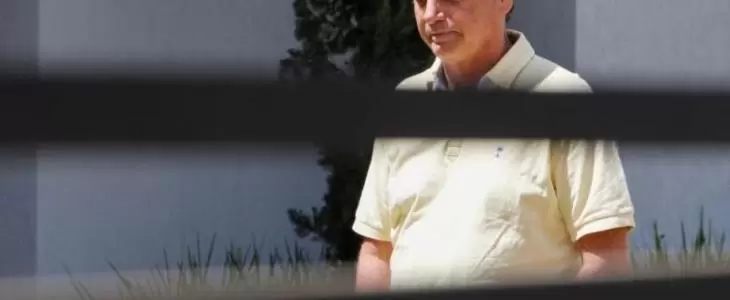  Tornozeleira de Bolsonaro apresentou falhas pouco antes do jogo do Brasil