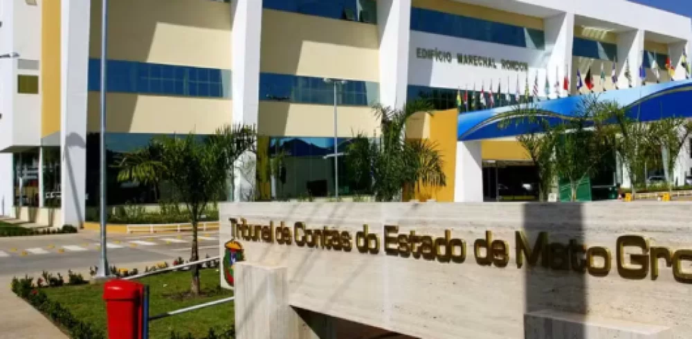  Tribunal de Contas do Estado (TCE) determina a suspensão de concurso público que oferecia vagas em 11 municípios de Mato Grosso, devido à ausência de estudo orçamentário que comprovasse a viabilidade financeira das contratações.